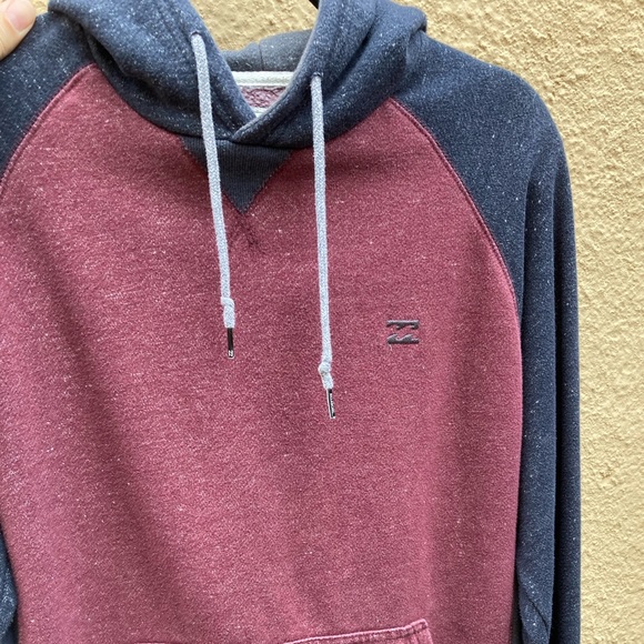 Billabong Red Two-Tone Hoodie L Cotton Pockets Beach Outdoor Logo RN99064 - Picture 9 of 11